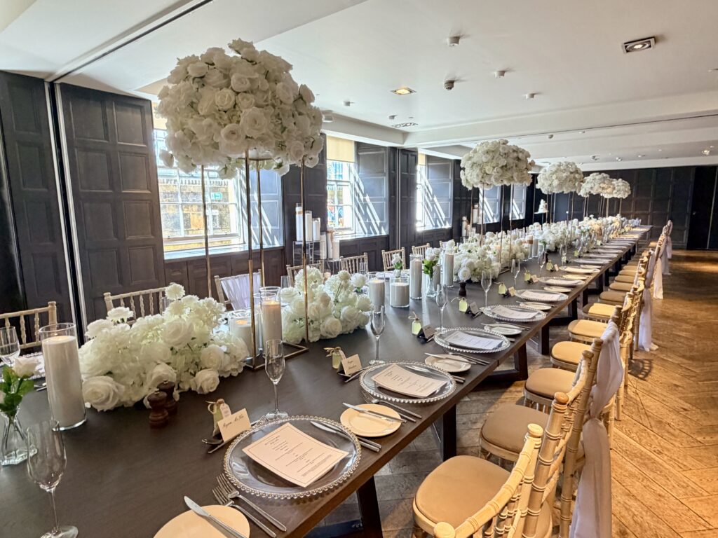 How many guests per table (and why there’s no perfect number)